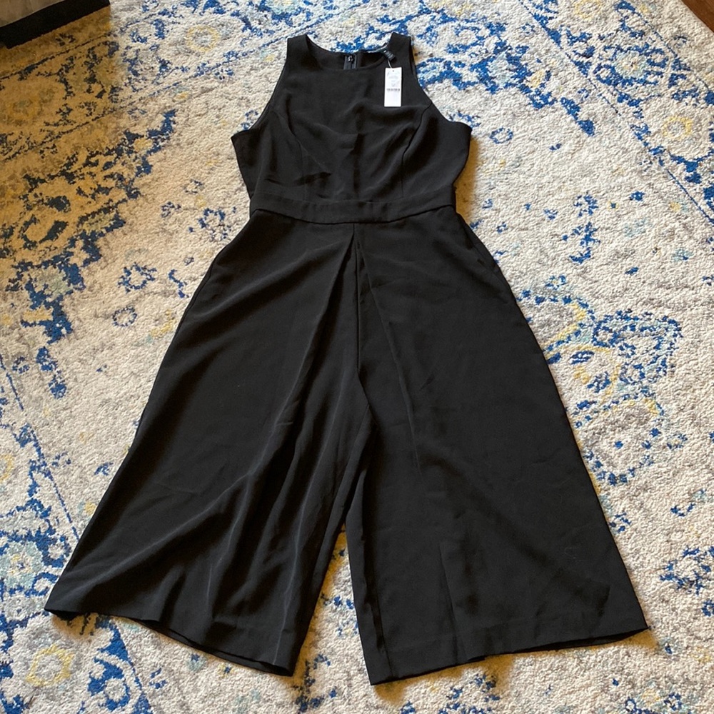 White House Black Market Culotte Jumpsuit. Size 6P. NWT